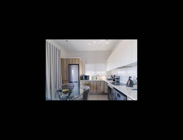 2 BEDROOM APARTMENT FOR SALE IN SANDOWN